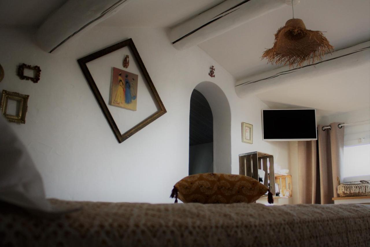 Mas Fandelou Bed & Breakfast Saintes-Maries-de-la-Mer Exterior photo
